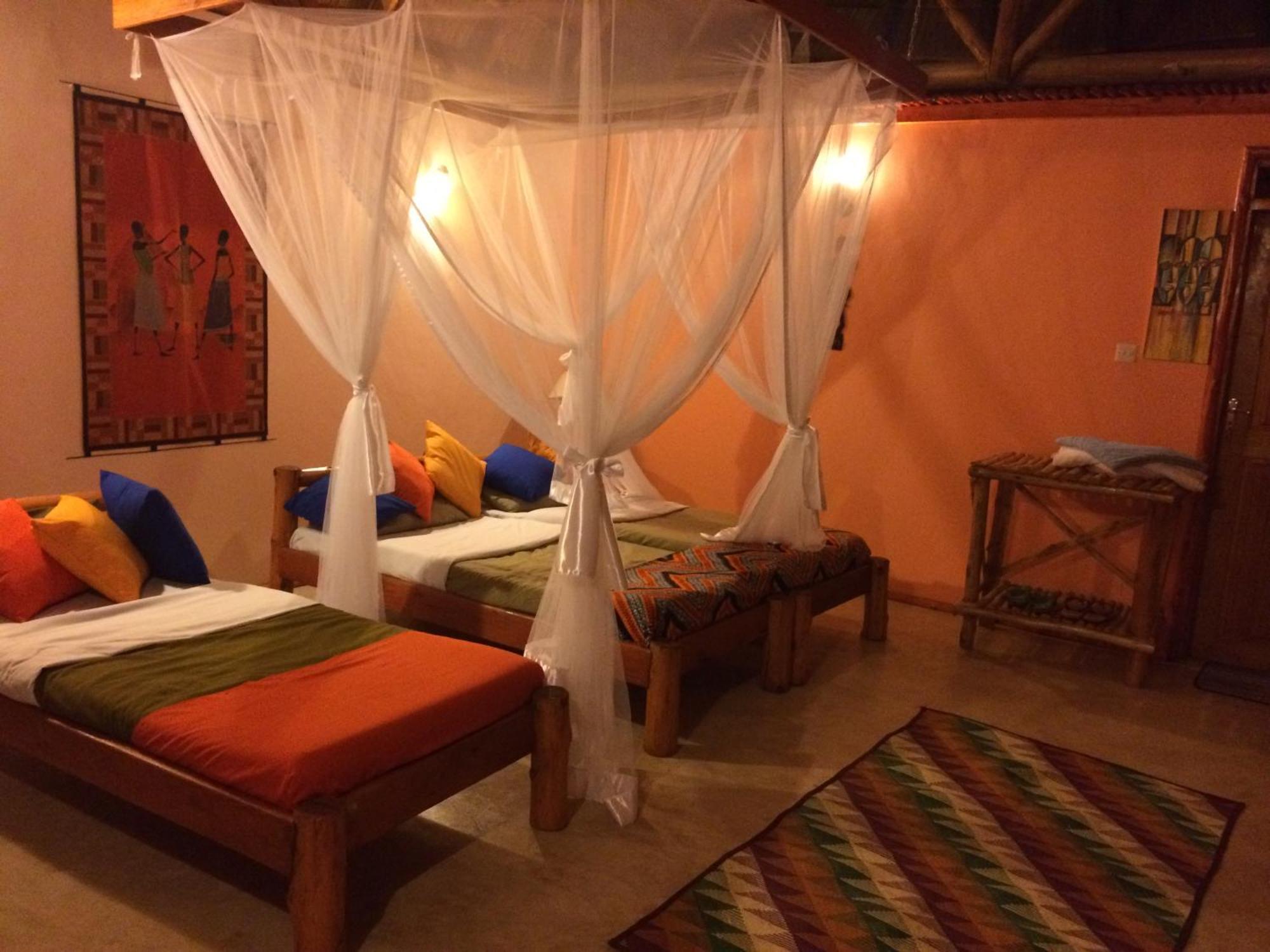 Wild Tracks Overland Camp Kasese Room photo