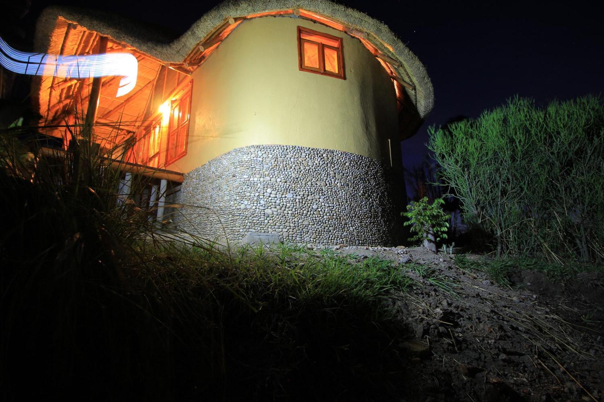 Wild Tracks Overland Camp Kasese Room photo