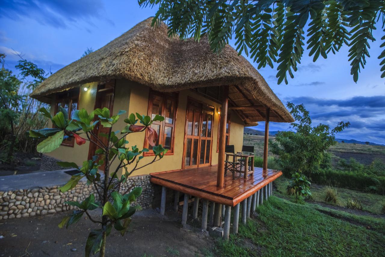 Wild Tracks Overland Camp Kasese Exterior photo